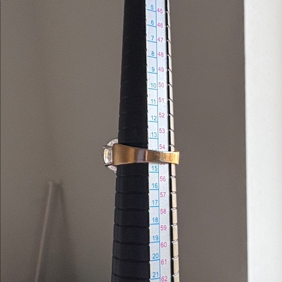 EUC Round Brilliant Cut Soltaire Diamond-Toned Thick Gold Band Ring - Picture 11 of 11